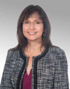 Edie Reinhardt headshot v2